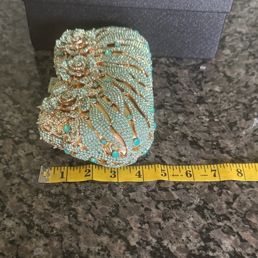 Gold and pale Green high quality Embellished Clutch NWT - Picture 9 of 13